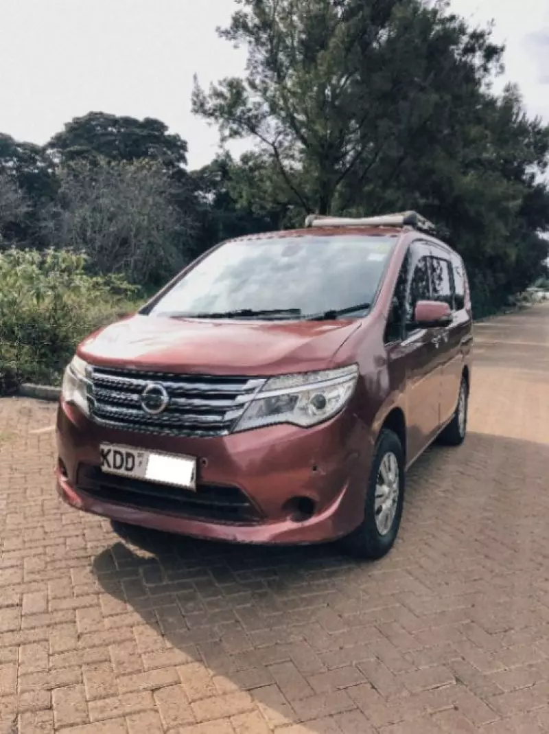 Nissan Serena   - 2014