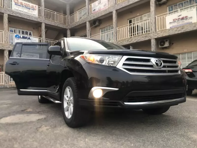 Toyota Highlander   - 2012