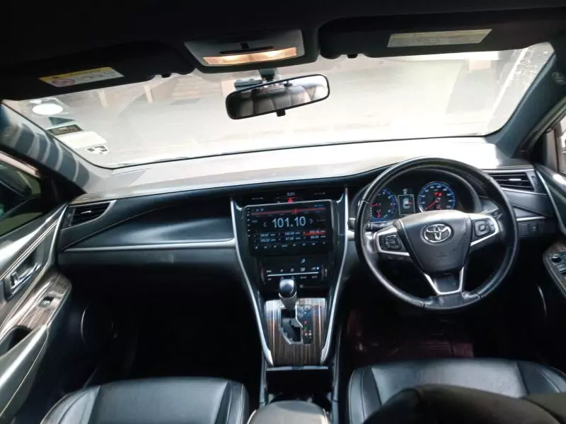 Toyota Harrier   - 2014