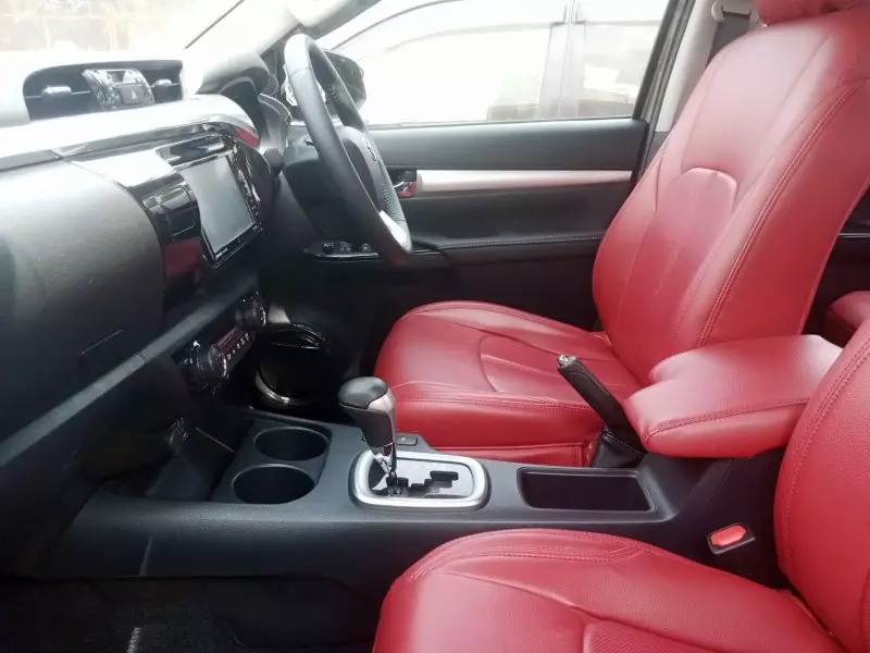 Toyota Hilux   - 2020
