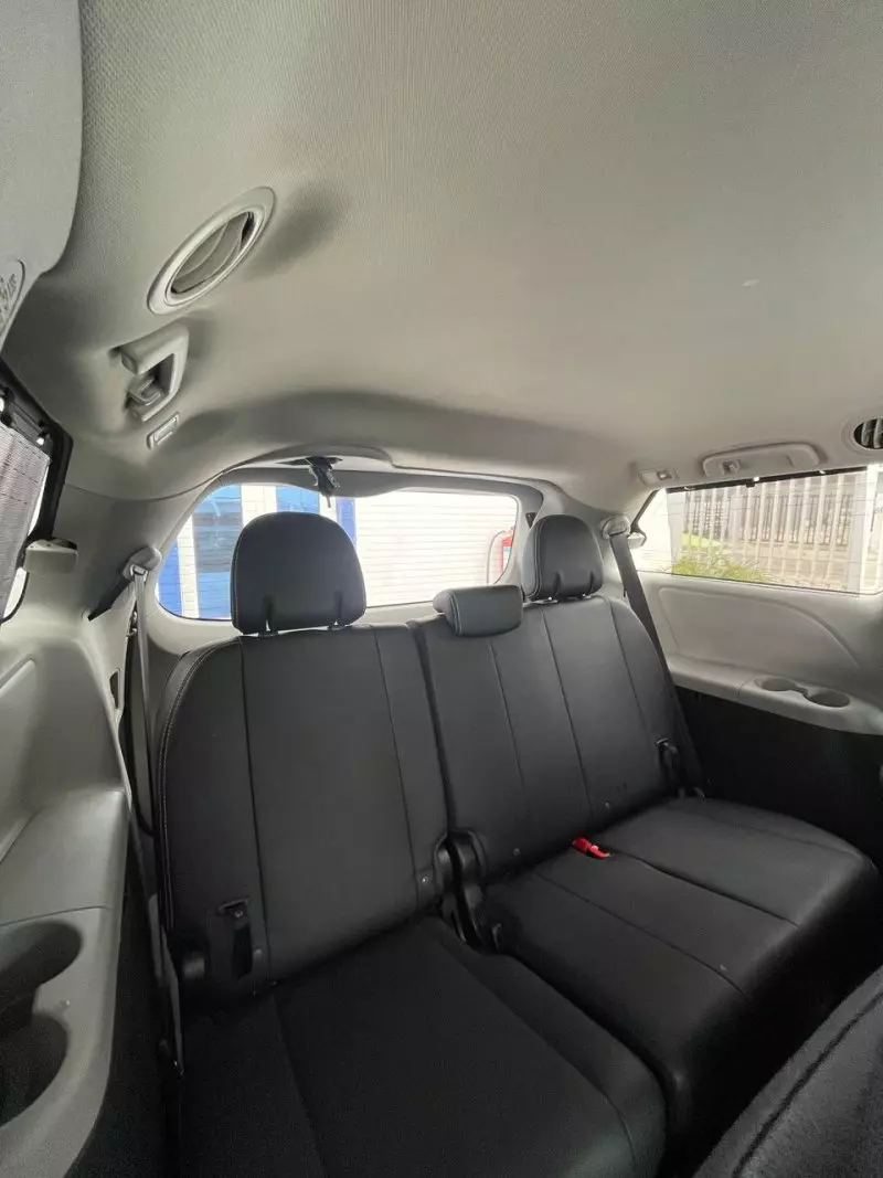Toyota Sienna   - 2017