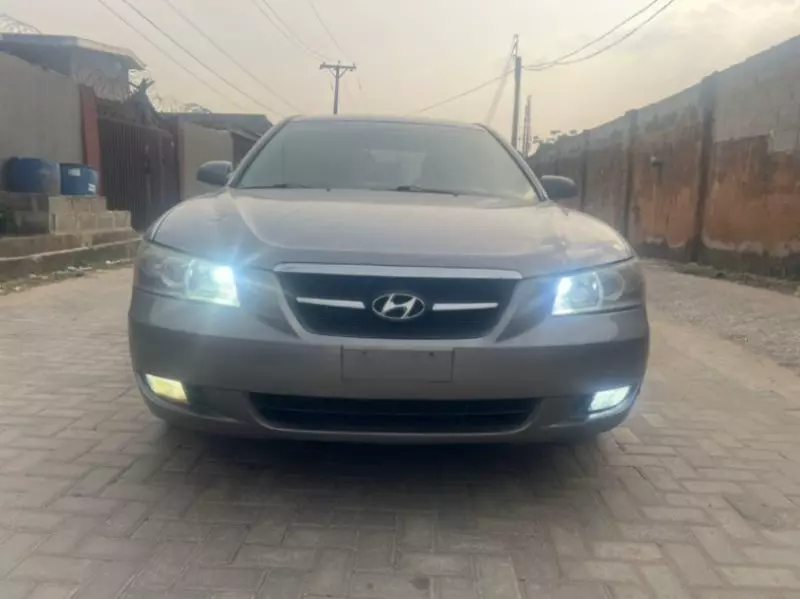 Hyundai Sonata   - 2008