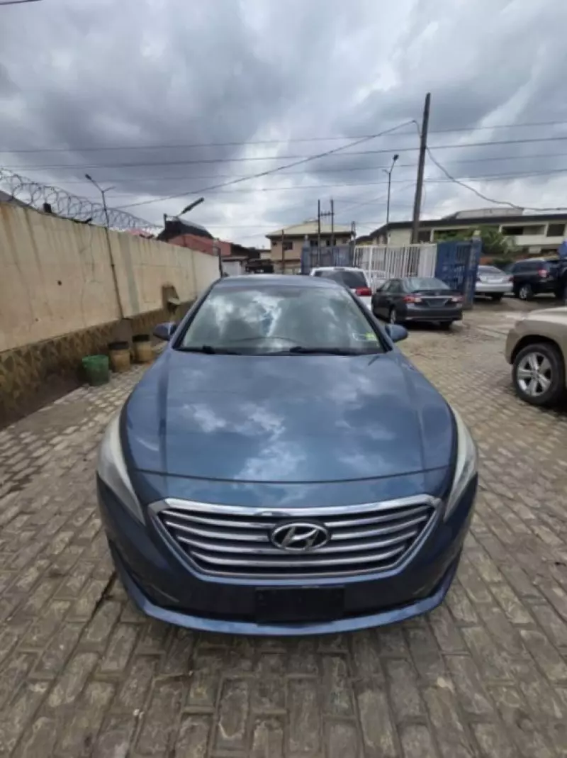 Hyundai Sonata   - 2015