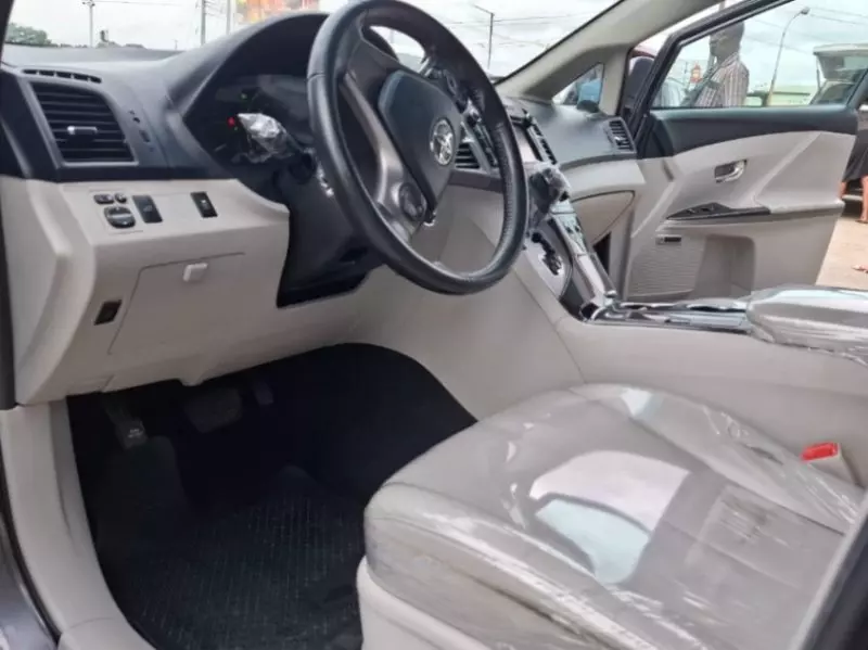 Toyota Venza   - 2014