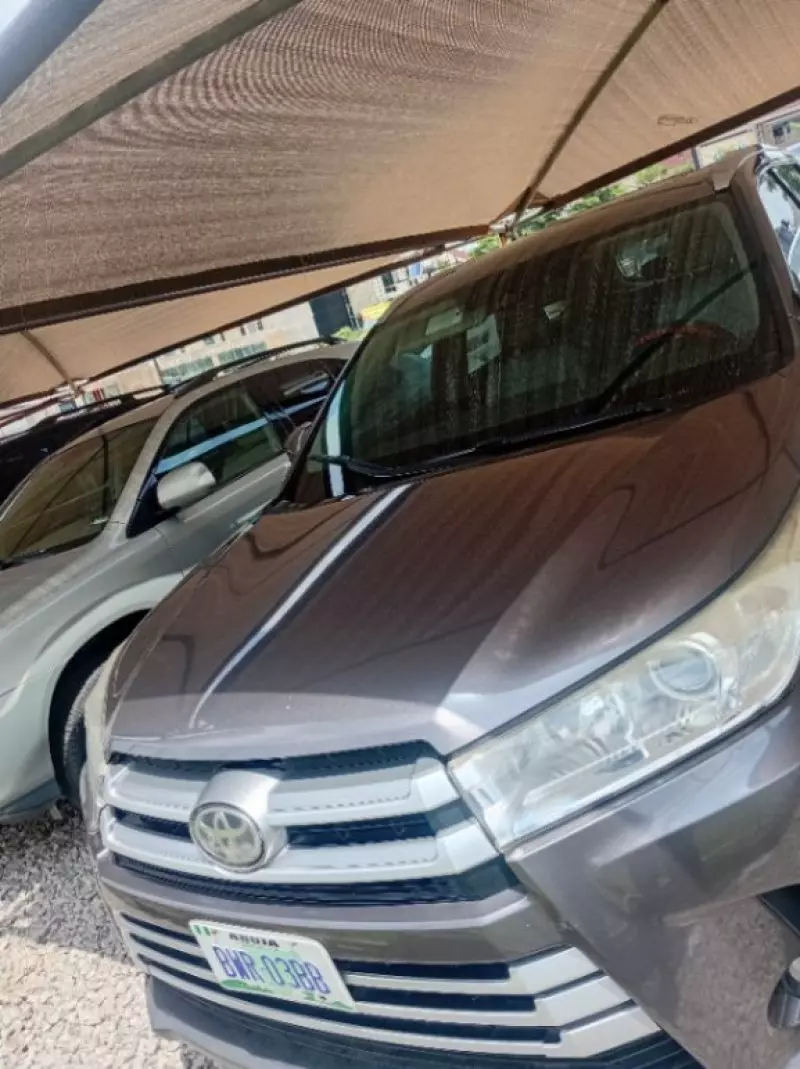 Toyota Highlander   - 2017