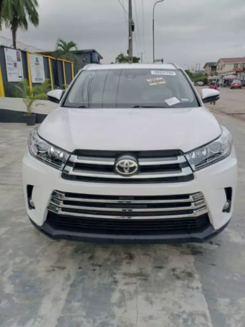 Toyota Highlander   - 2017