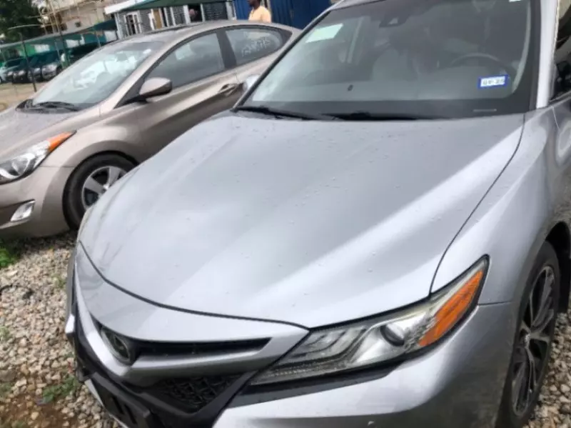 Toyota Camry   - 2018