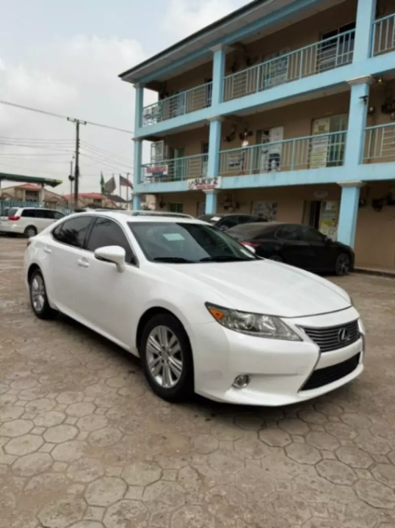 Lexus ES - 2013