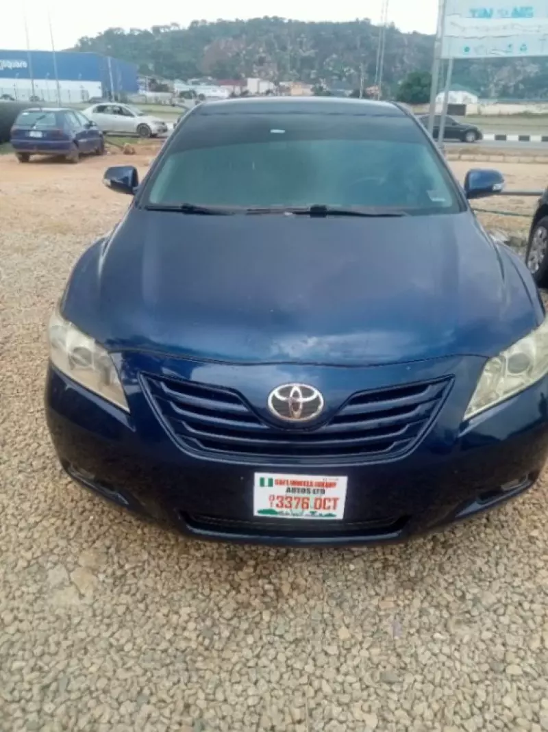 Toyota Camry   - 2008