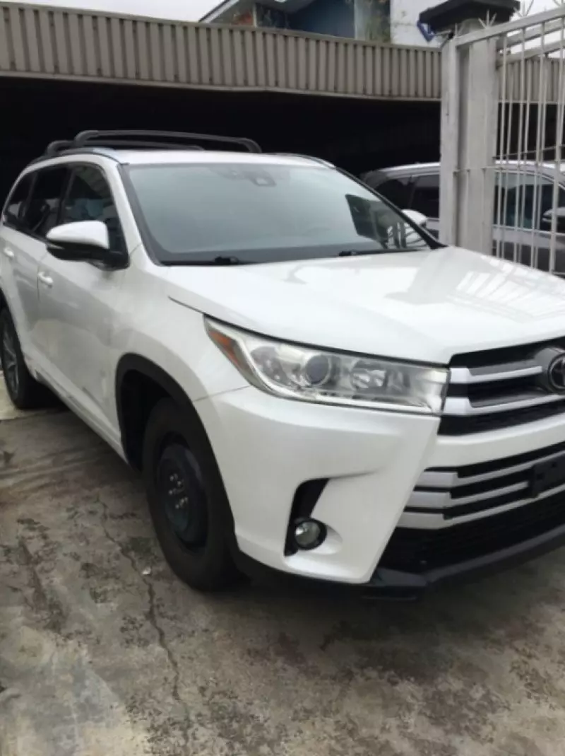 Toyota Highlander   - 2019