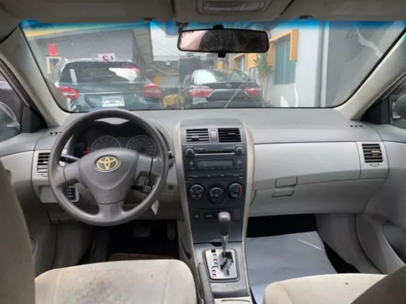 Toyota Corolla   - 2010