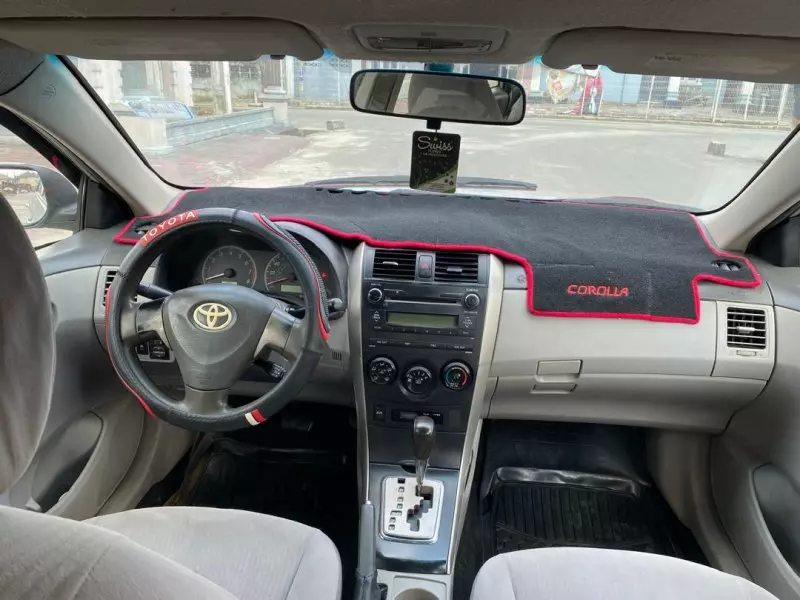 Toyota Corolla   - 2010
