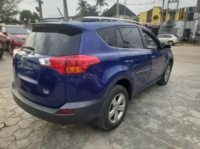 Toyota RAV4   - 2015