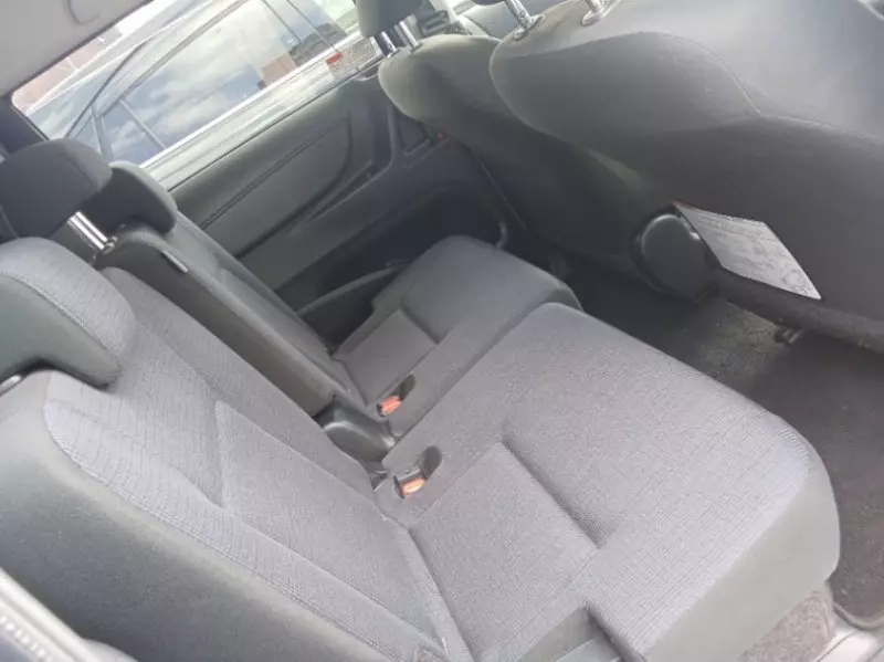 Toyota Sienta   - 2018