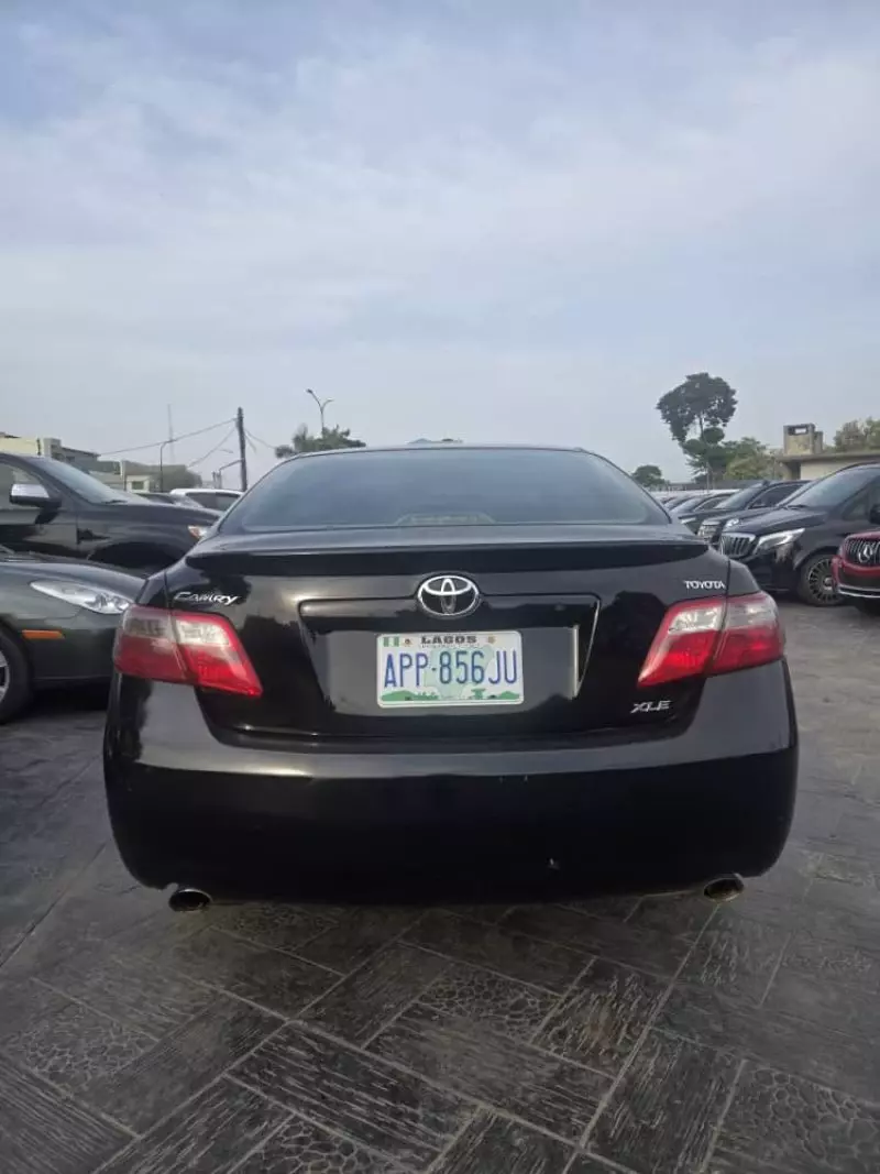 Toyota Camry   - 2007