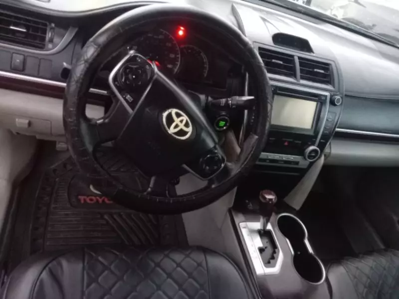 Toyota Camry   - 2012