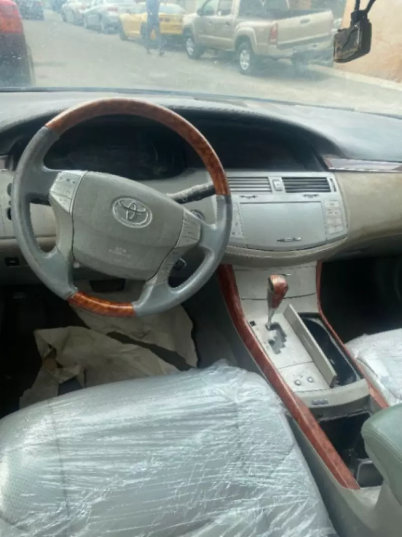 Toyota Avalon   - 2007