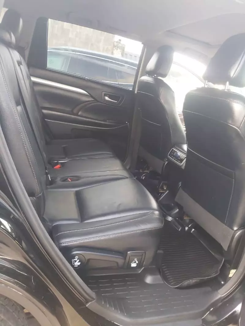 Toyota Highlander   - 2018
