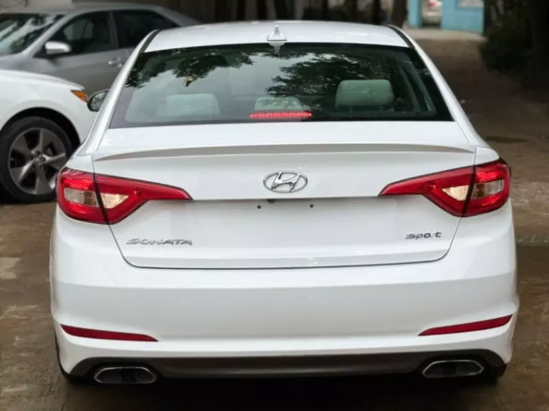 Hyundai Sonata   - 2015