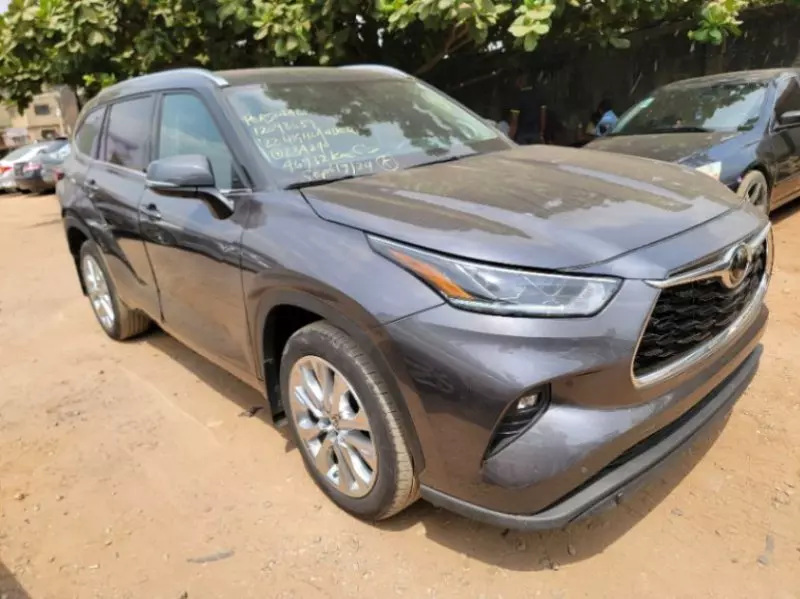 Toyota Highlander   - 2022