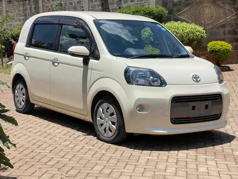 Toyota Porte   - 2016