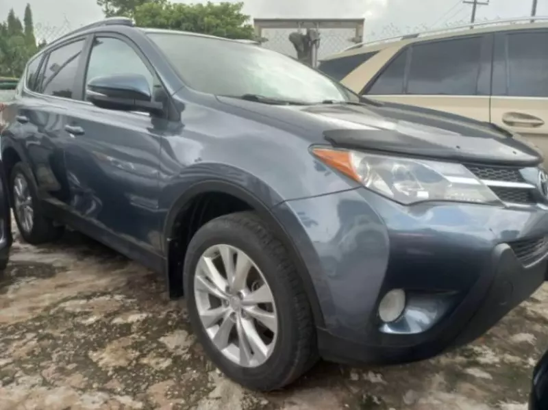 Toyota RAV 4   - 2014
