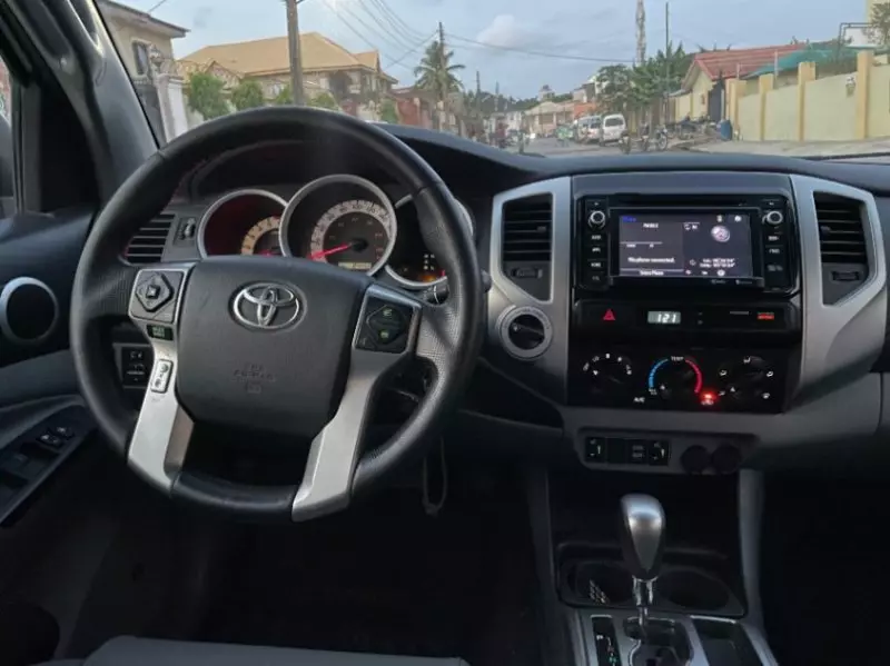 Toyota Tacoma   - 2014