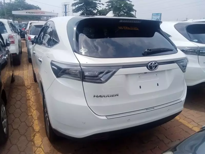 Toyota Harrier   - 2015