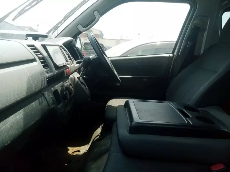 Toyota Hiace   - 2014