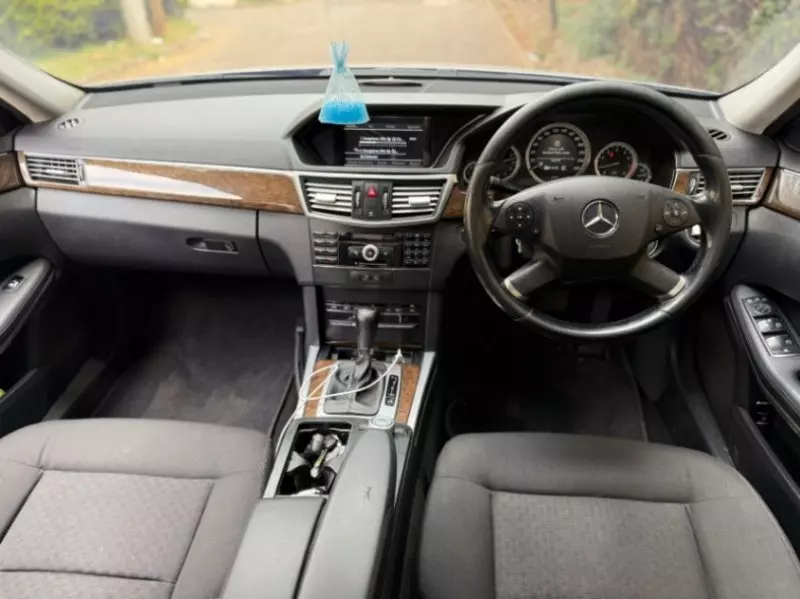 Mercedes-Benz E 250   - 2011