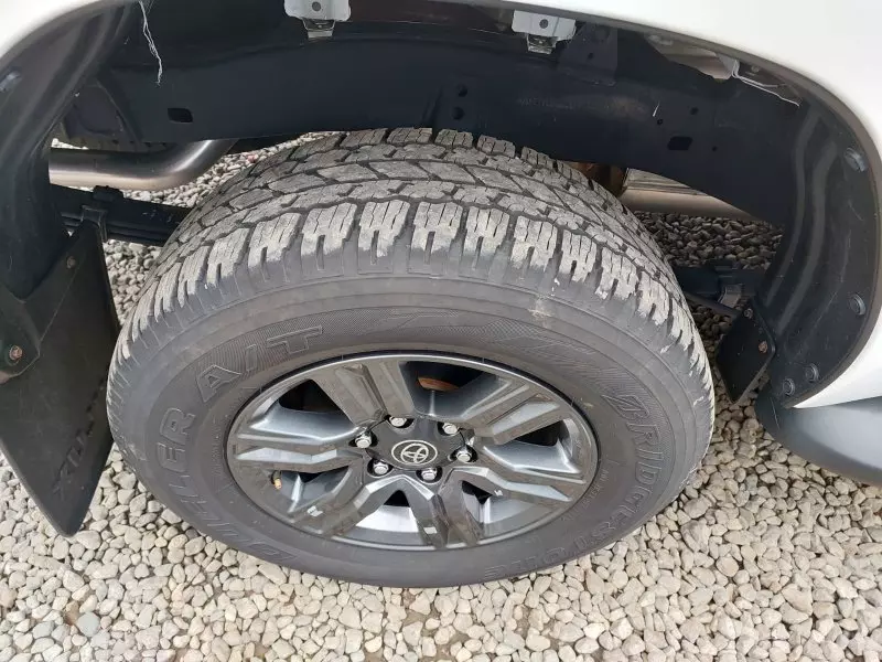 Toyota Hilux   - 2022