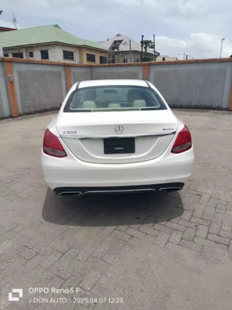Mercedes-Benz C-class   - 2015