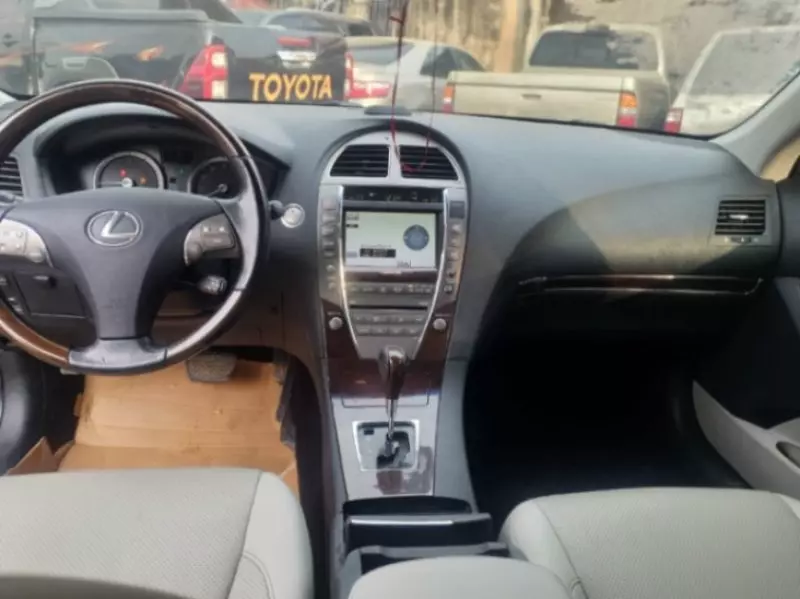 Lexus ES   - 2011
