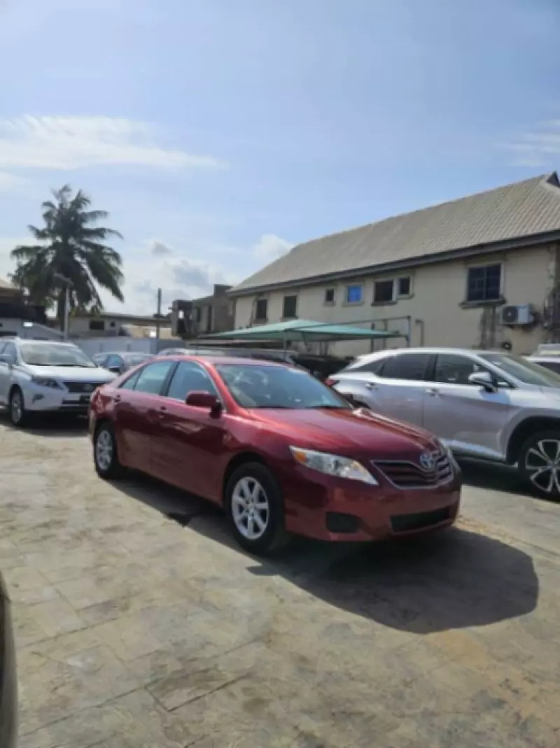 Toyota Camry   - 2012