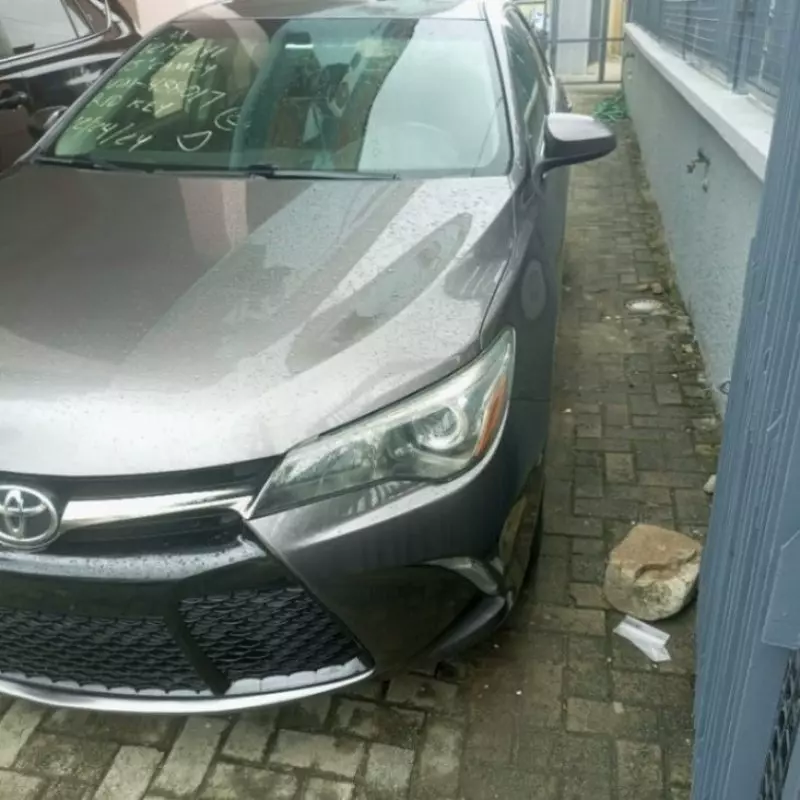 Toyota camry   - 2015