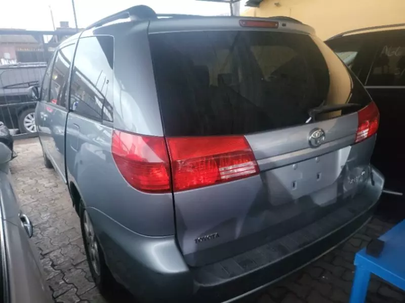 Toyota Sienna   - 2006