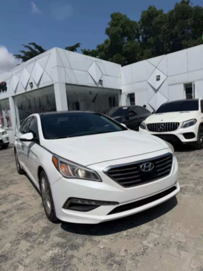 Hyundai Sonata   - 2015