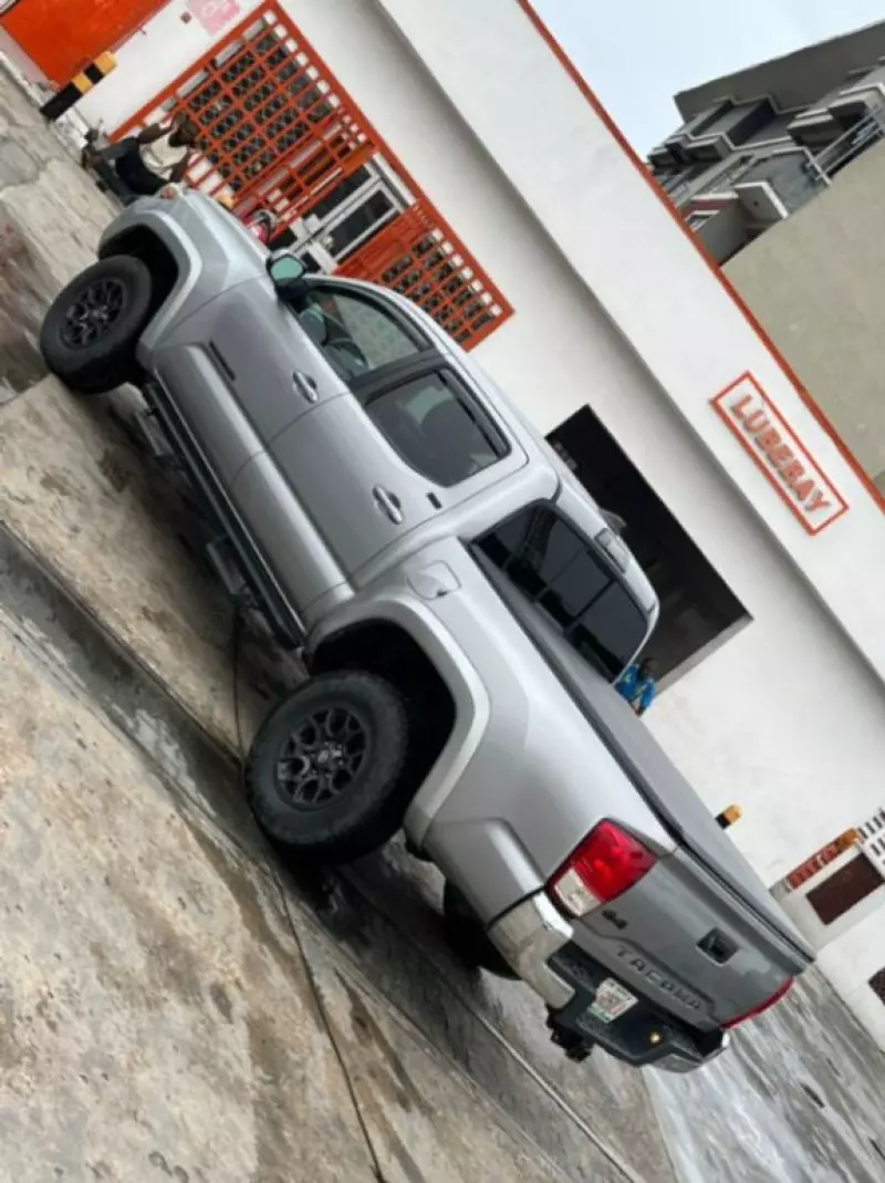 Toyota Tacoma - 2017