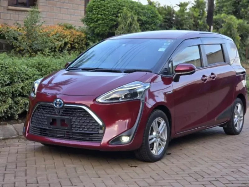 Toyota Sienta Hybrid    - 2018