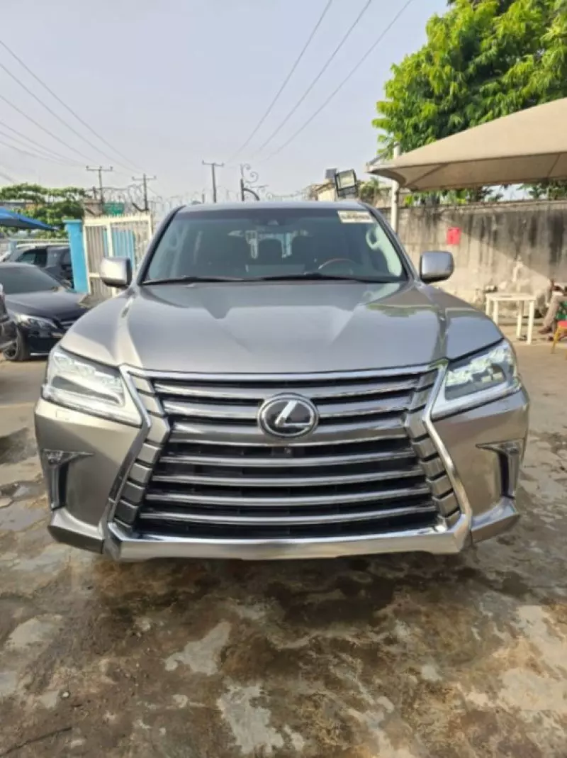 Lexus LX 570   - 2018