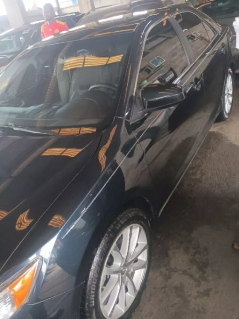 Toyota Camry   - 2014