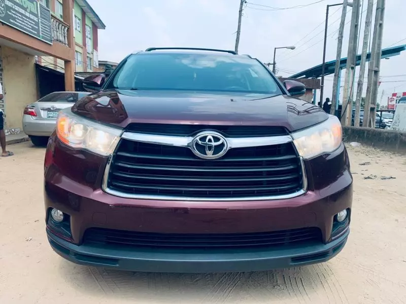 Toyota Highlander   - 2015
