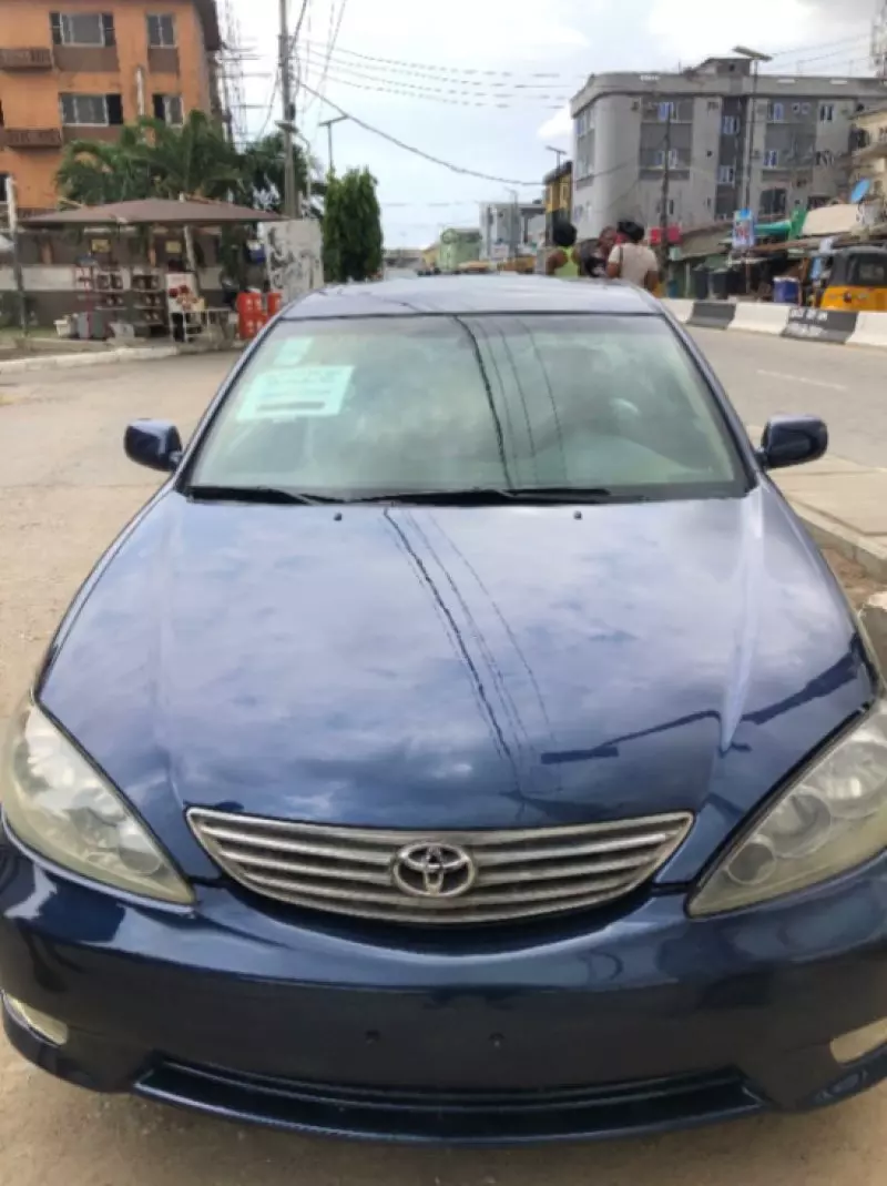 Toyota Camry   - 2002