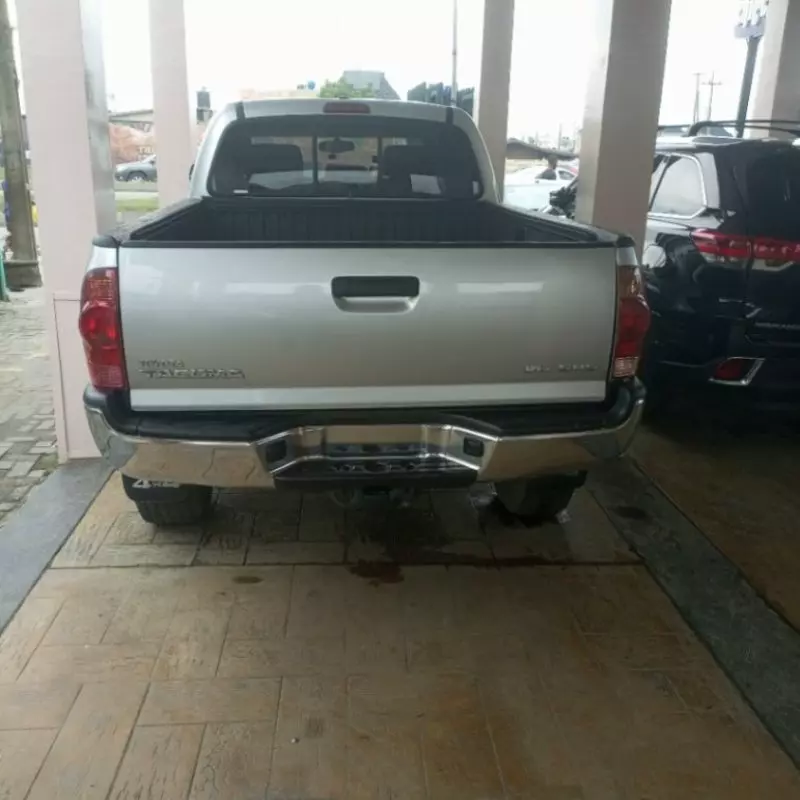 Toyota Tacoma - 2005