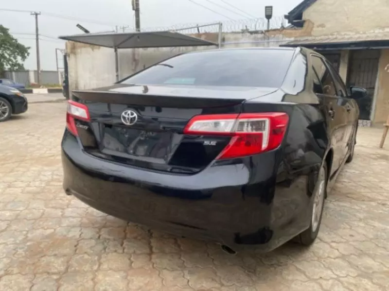 Toyota Camry   - 2013