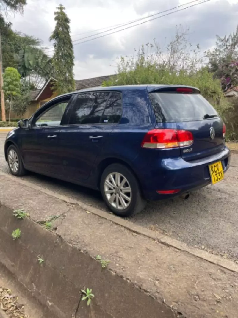 Volkswagen Golf   - 2012