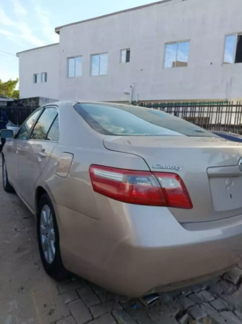 Toyota Camry   - 2008