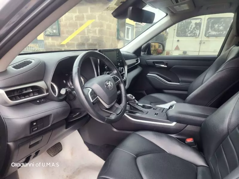 Toyota Highlander   - 2022