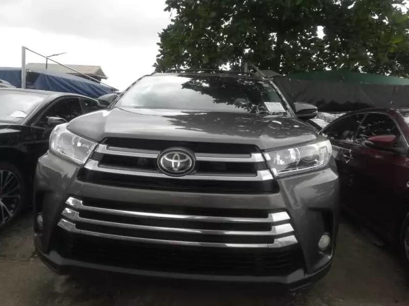 Toyota Highlander   - 2017
