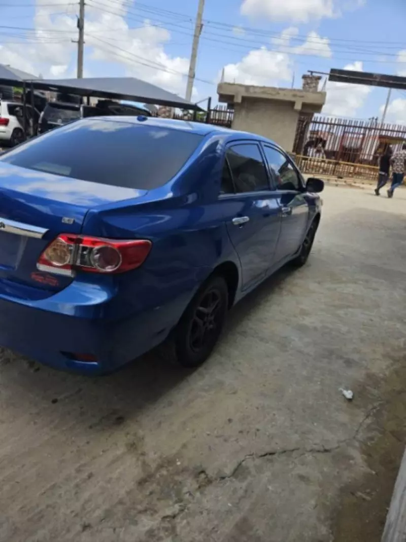 Toyota Corolla   - 2009